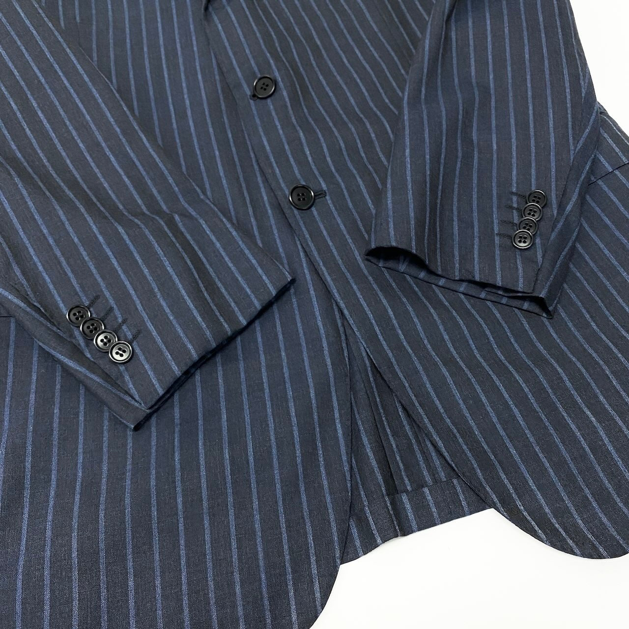 49d5 【イタリア製】Kiton キートン キトン サイズ54  カシミヤ100％ 3ボタン シングルスーツ セットアップ 背抜き 4シーズン向け ストライプ メンズ フォーマルk02i