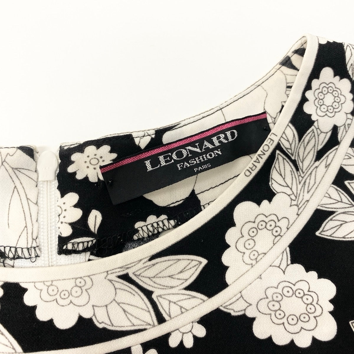 55e19 LEONARD FASHION レオナール ロングスリーブ カットソー カンカン素材 花柄プリント サイズL ブラック ホワイト レディース 女性服u02t