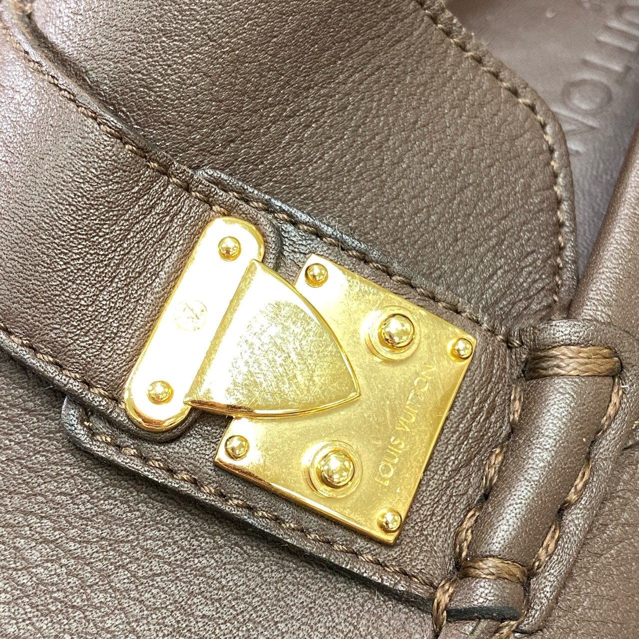 2l4 LOUIS VUITTON ルイヴィトン LV ドライビングシューズ ローファー 36 1/2 ブラウン レザー ゴールド イタリア製 靴