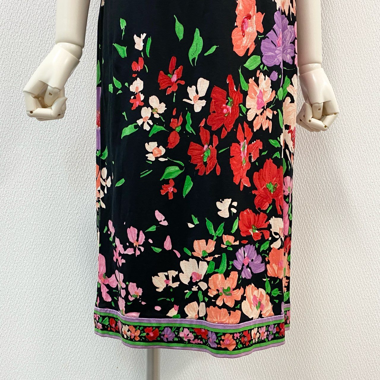 78i11 LEONARD レオナール 半袖ワンピース 花柄ワンピース 膝丈ワンピース スクエアネック M マルチカラー コットン 美しい花柄プリント レディースu02t
