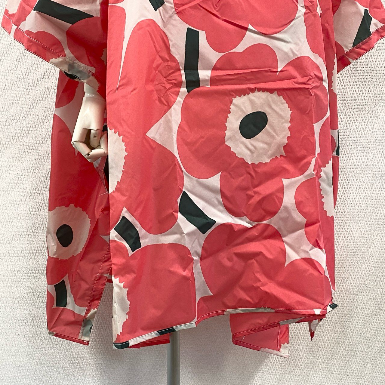 63d13 【未使用タグ付】 marimekko マリメッコ  Unikko Rain Poncho レインコート ポンチョ ウニッコ柄 花柄プリント ONE SIZE ピンク ホワイト レディース 女性用u02t