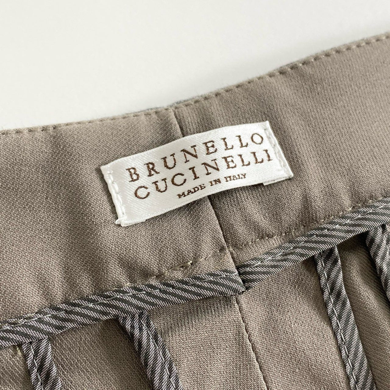 82j4 イタリア製 BRUNELLO CUCINELLI ブルネロクチネリ カジュアルパンツ ラインストーン装飾 サイズ40 グレー レディース