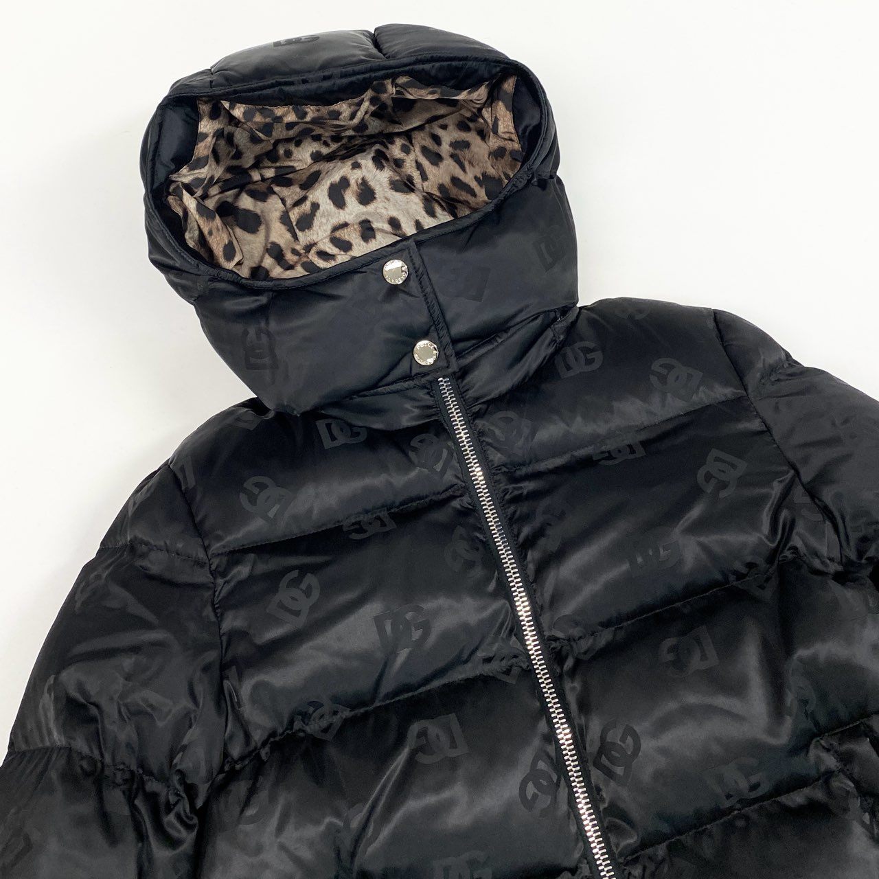 Ic10 《未使用品》定価44万 DOLCE&GABBANA ドルチェアンドガッバーナ 現行 DGロゴ パテッド サテンジャカード ダウンジャケット サイズ40 ブラック D&G タグ付t18r