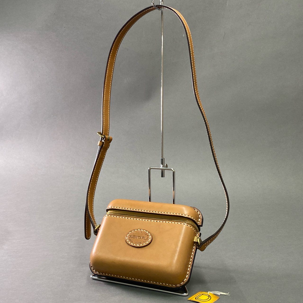Eb10 GUENTARLA ゲンターラ レザーショルダーバッグ ミニバッグ ステッチデザイン◎ オールレザー leather レディース キャメル 本革