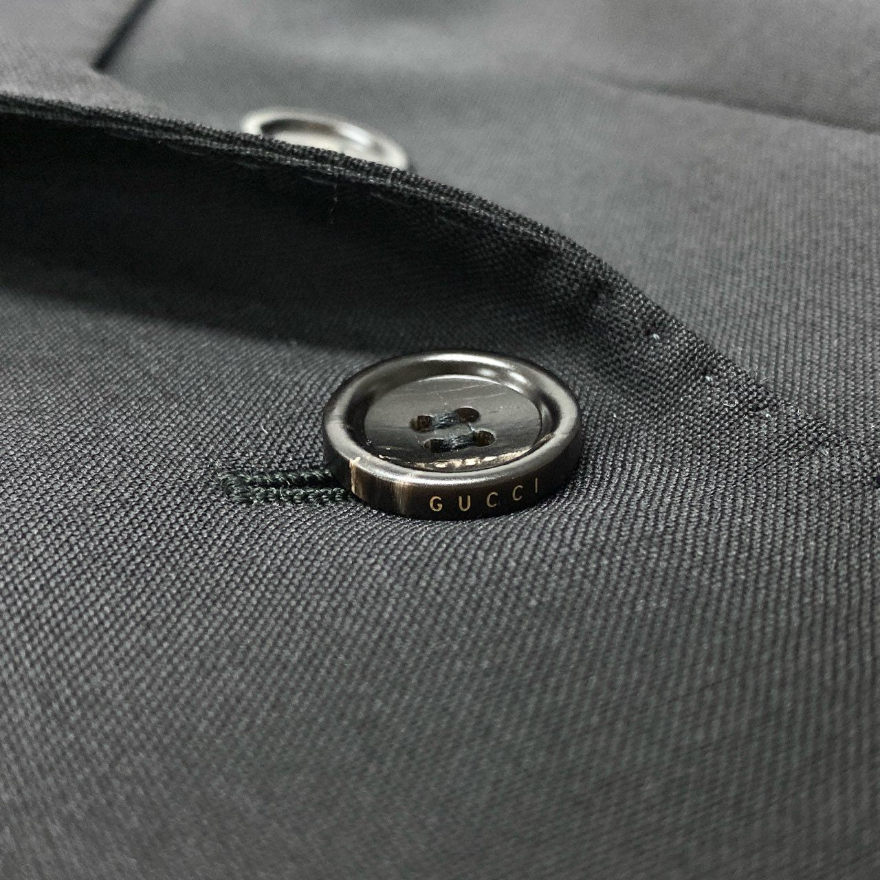 38d3 【美品】GUCCI グッチ ダブルブレストショートジャケット クロップド丈 テーラードジャケット 40サイズ ブラック レディース 女性用o07t