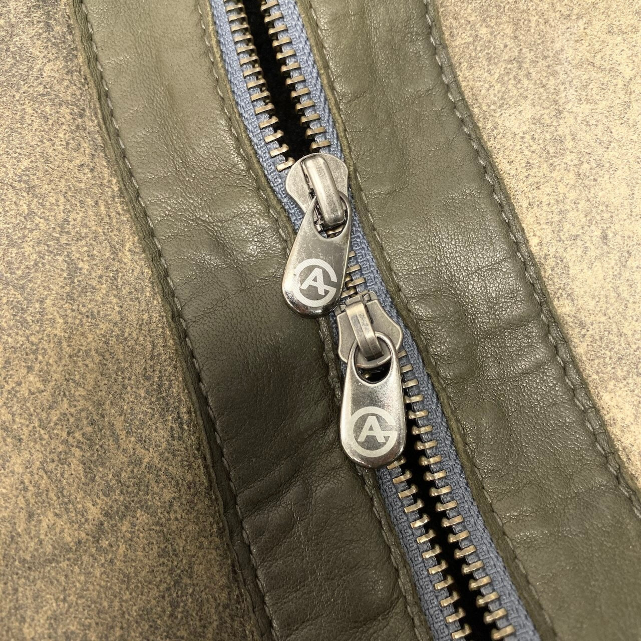 57d5 ARMANI COLLEZIONI アルマーニ コレッツォーニ リアルムートンジャケット サイズ50 グレー シープスキン 羊革 Real Mouton Jackett18r