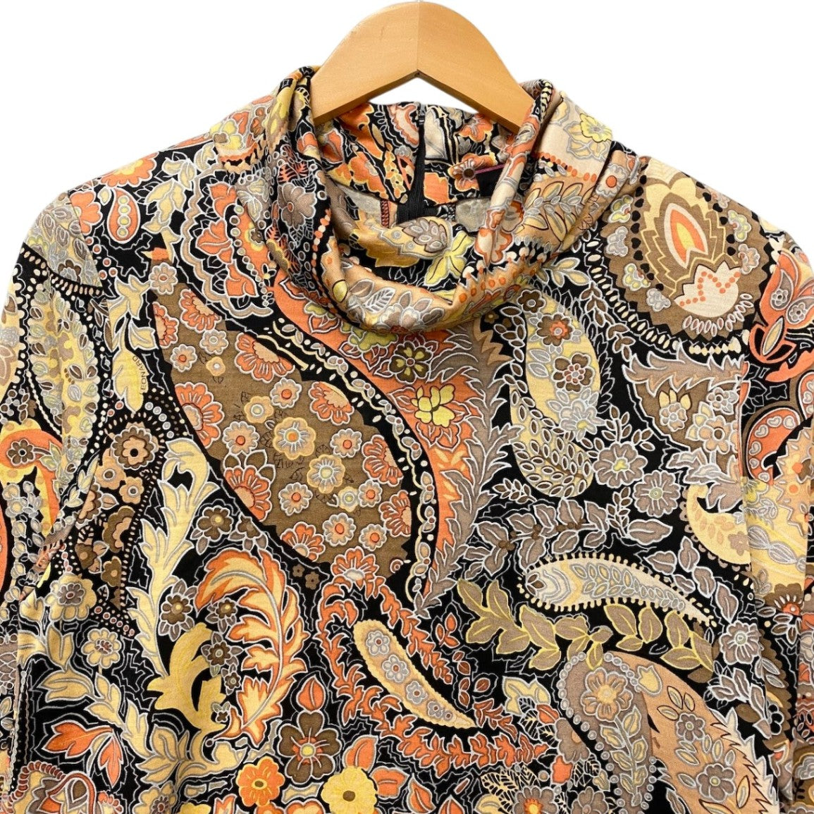 78e18 【美品】LEONARD レオナール ハイネックロングスリーブカットソー 美しいプリント 総柄 0329120 Lサイズ マルチカラー レディース 女性用t18r