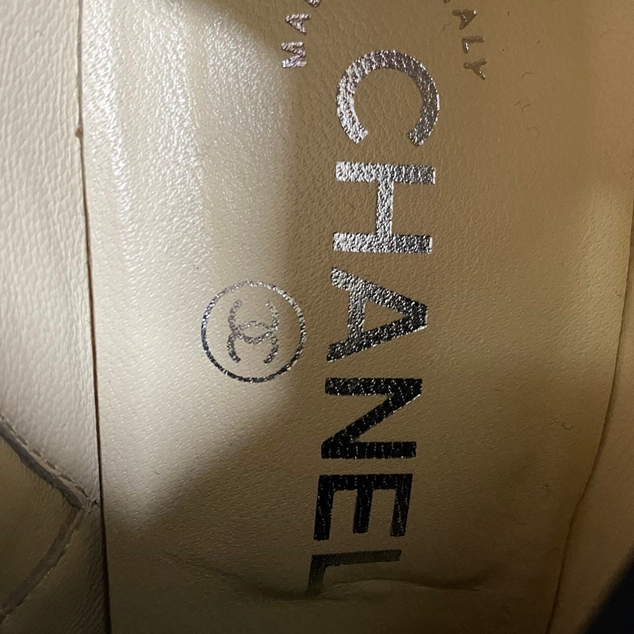 g9 CHANEL ココマーク チェーントリム ニーハイブーツ イタリア製 37C アイボリー ブラック レザー レディース 女性用k02i