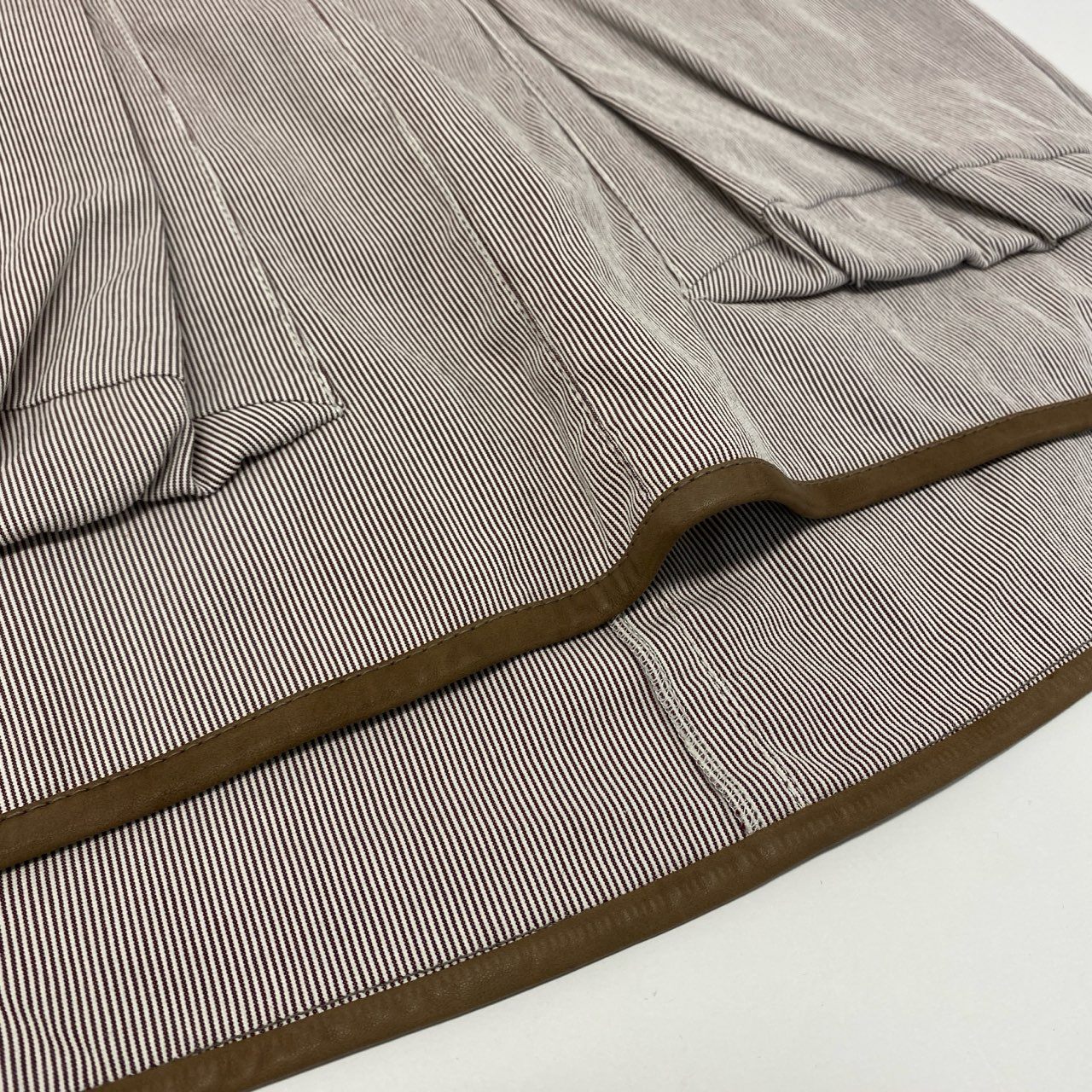23i17 BRUNELLO CUCINELLI ブルネロクチネリ レザーパイピング フレアスカート ミニスカート 台形スカート サイズ38 アイボリー系 コットン レディース イタリア製u02t