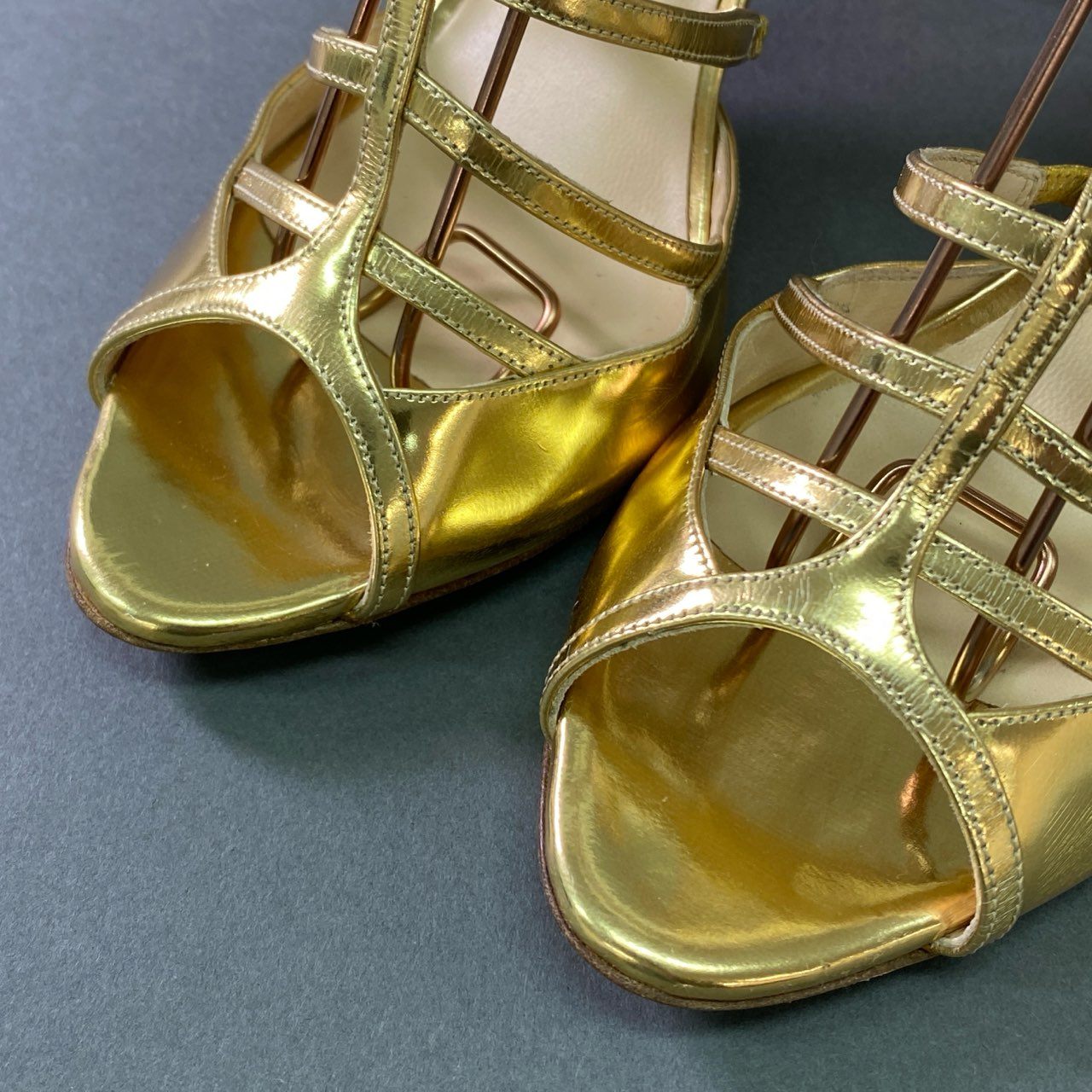 2j28 JIMMY CHOO ジミーチュウ ダブルストラップ グラディエーターサンダル 35 GOLD ゴールド パンプス シューズ イタリア製