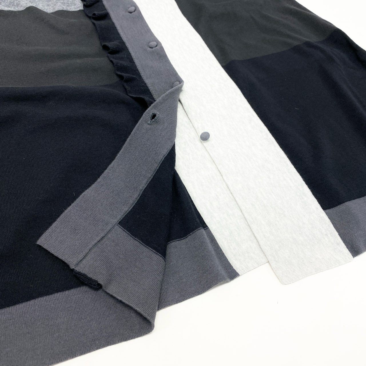 71k20 TOKUKO 1er VOL トクコプルミエヴォル ノースリーブ ニットカーディガン ロングカーディガン 刺繍 くるみボタン レディース 女性用 9 マルチカラー コットンリネンu02t