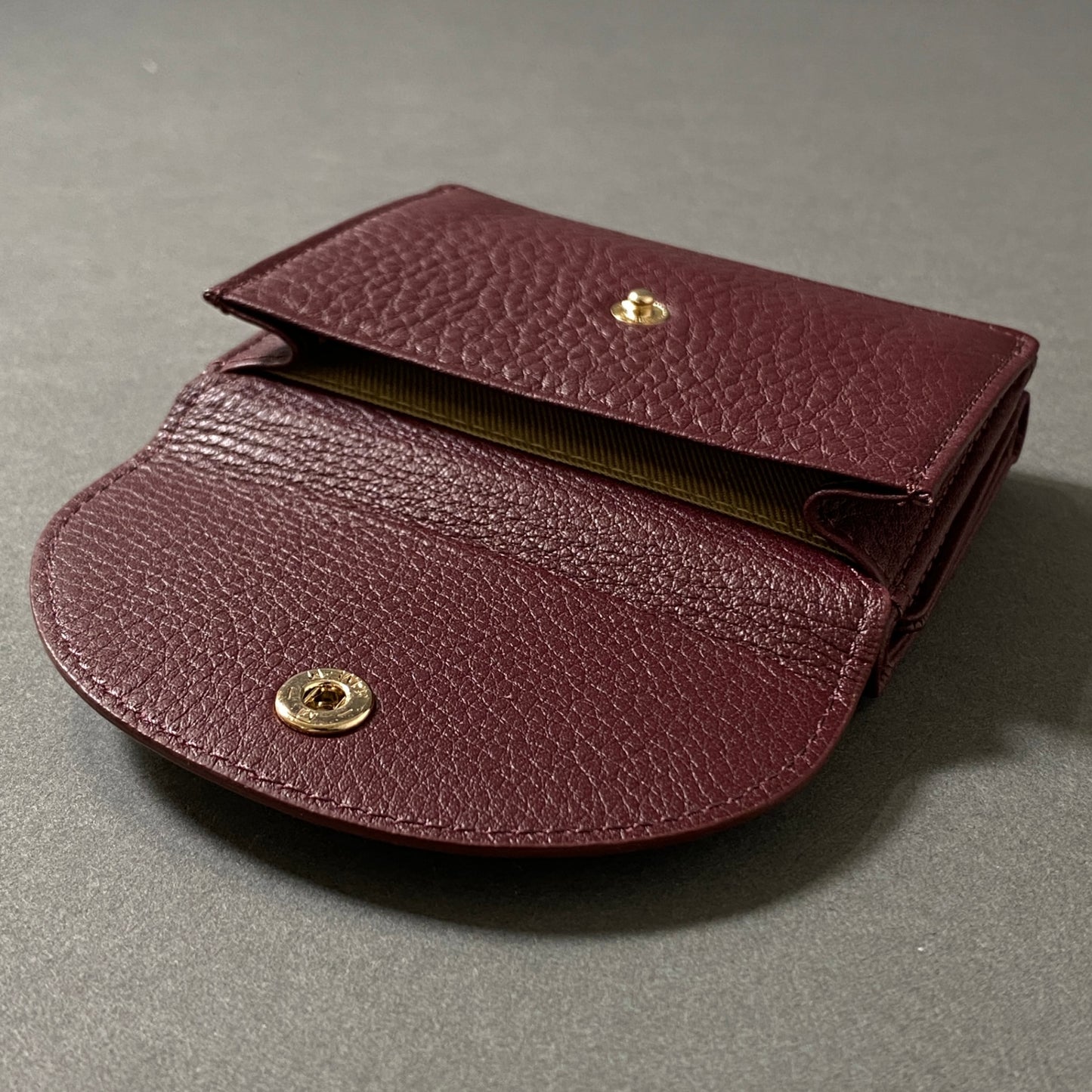 f28-10 《未使用保管品》 OAD NEW YORK オーエーディー ニューヨーク Leather Mini Wallet レザーミニウォレット バーガンディ レザー 三つ折り財布