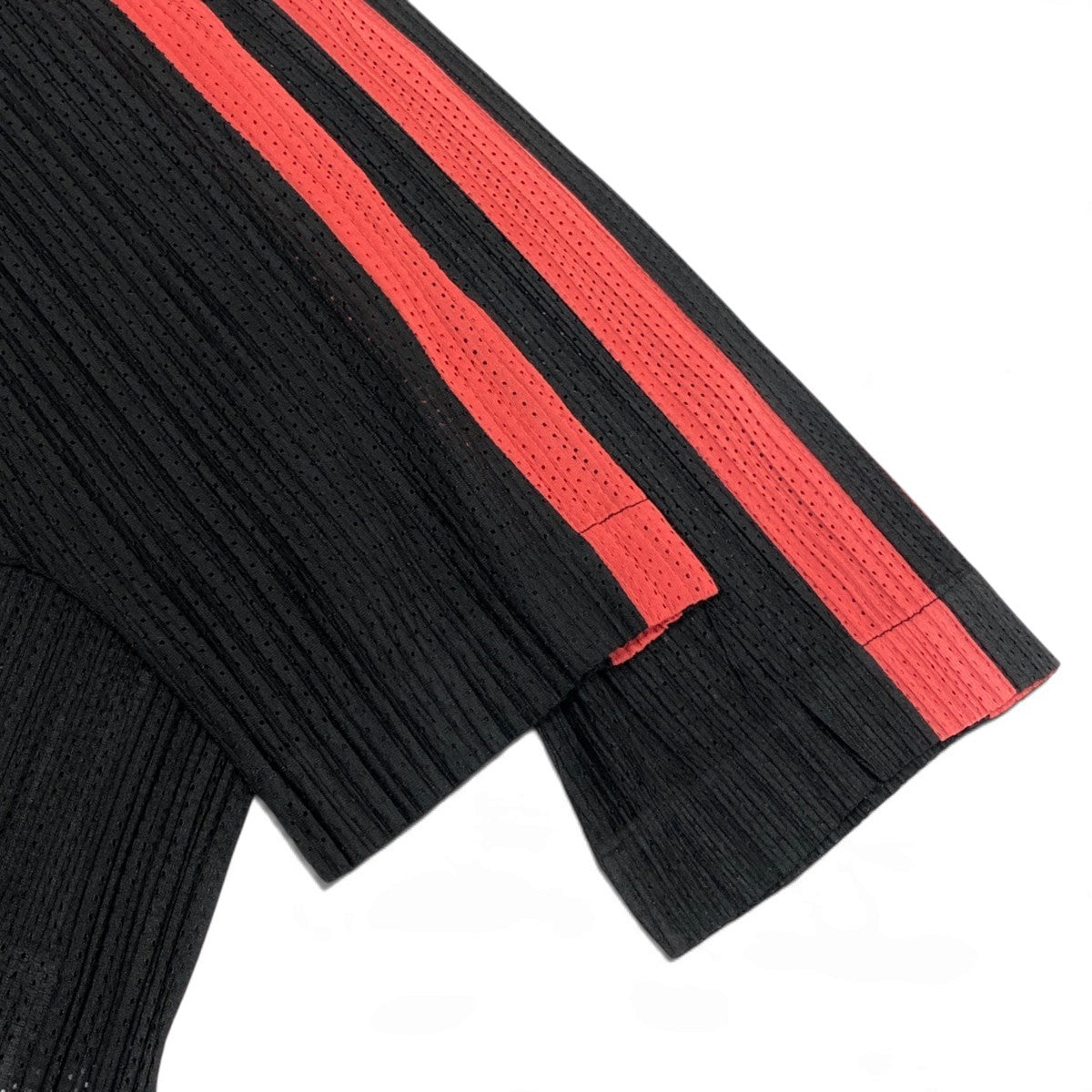 Aj15 ISSEY MIYAKE イッセイミヤケ プリーツ サイドライン セットアップ メッシュ サイズL ブラック レッド ポリエステル100％ レディースo07t