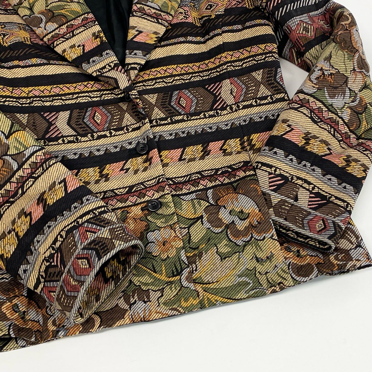 2k19《美品》 LEONARD FASHION レオナール テーラードジャケット 中綿ジャケット 総柄 美しい花柄プリント ウールシルク混 レディース 女性用 M マルチカラーu02t