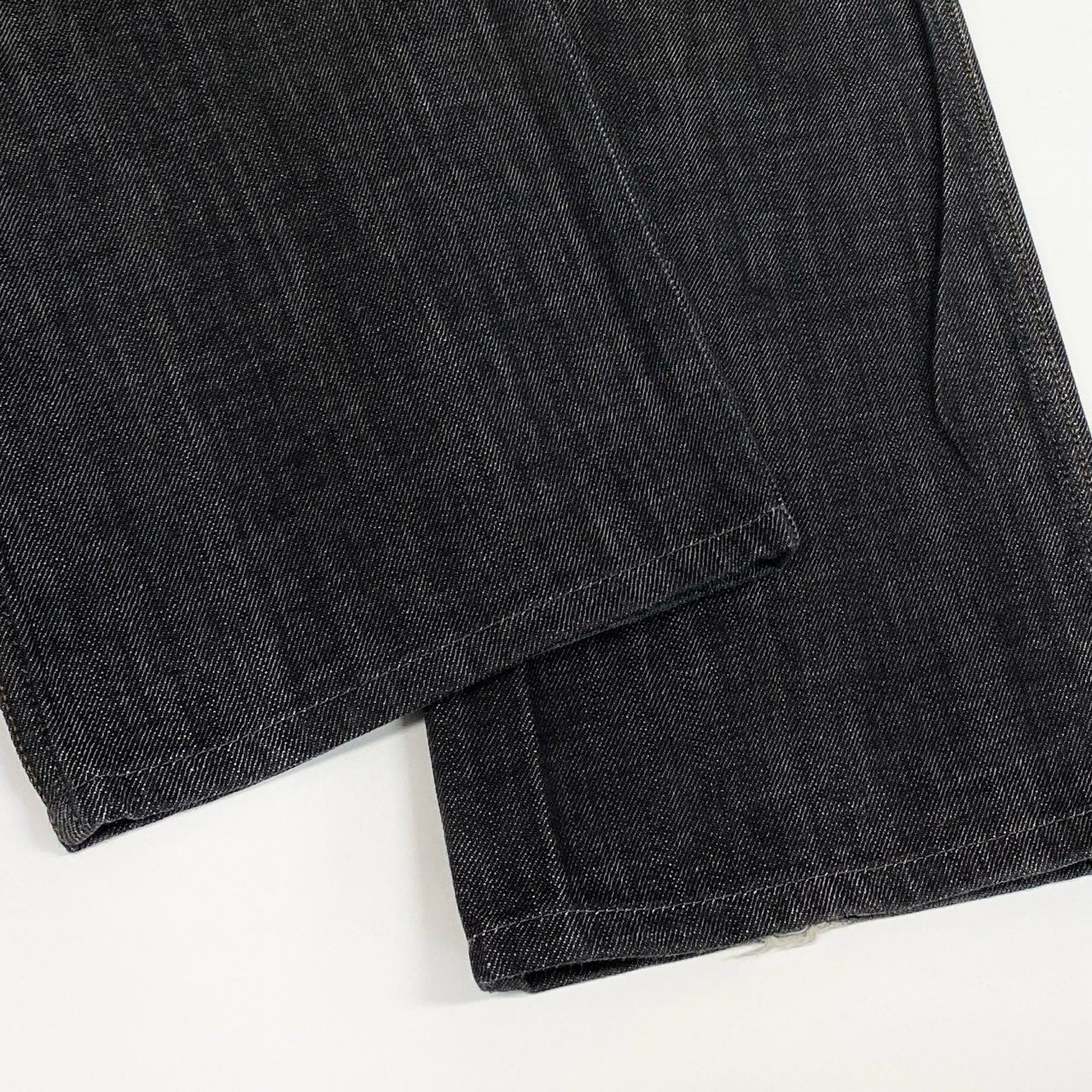 Ai25-1 LOUIS VUITTON ルイヴィトン デニムパンツ ボトムス ストレートパンツ コットン ワンポイント刺繍 イタリア製 RM081M MMDP02DAK 40サイズ グレー メンズk02i