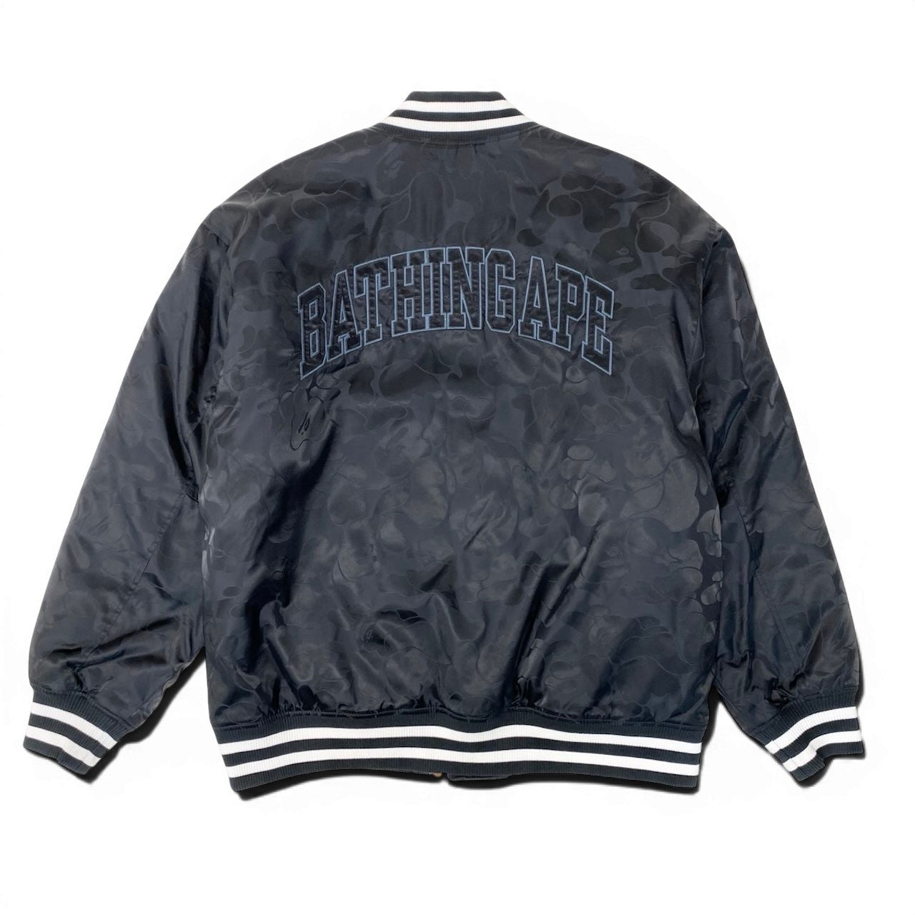 89g20 A Bathing Ape アベイシングエイプ Tonal Solid Camo Padded Varsity Jacket スタジャン カモフラ柄 001HJJ8010541 サイズXL ブラック メンズt18r