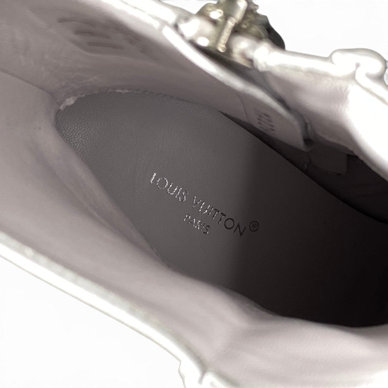 h12 【極美品】LOUIS VUITTON ベルリンライン チャンキーヒールブーツ 37サイズ ホワイト レザー レディース 女性用k02i