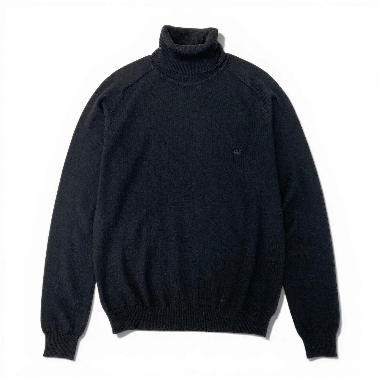 86d9 RAF BY RAF SIMONS ラフシモンズ タートルネック ニットセーター ハイゲージニット ウールブレンド ワンポイント刺繍 サイズS ブラックo07t