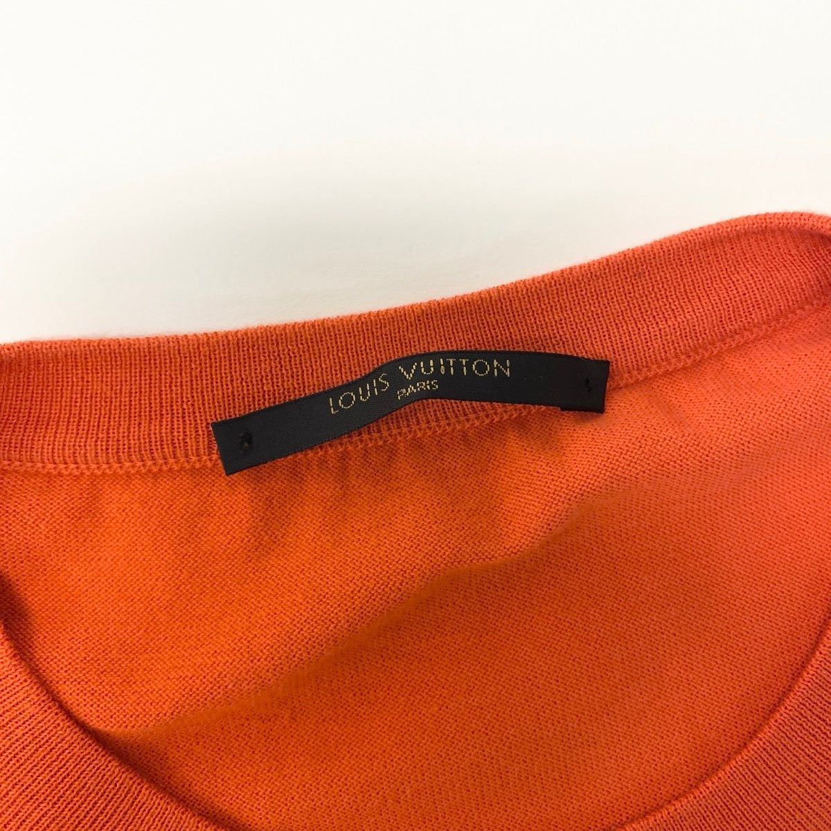59f17 【美品】LOUIS VUITTON  ルイヴィトン ロングスリーブニットセーター コットンニット LVビッグロゴ イタリア製 Sサイズ オレンジ コットン100％ メンズ 男性用u02t