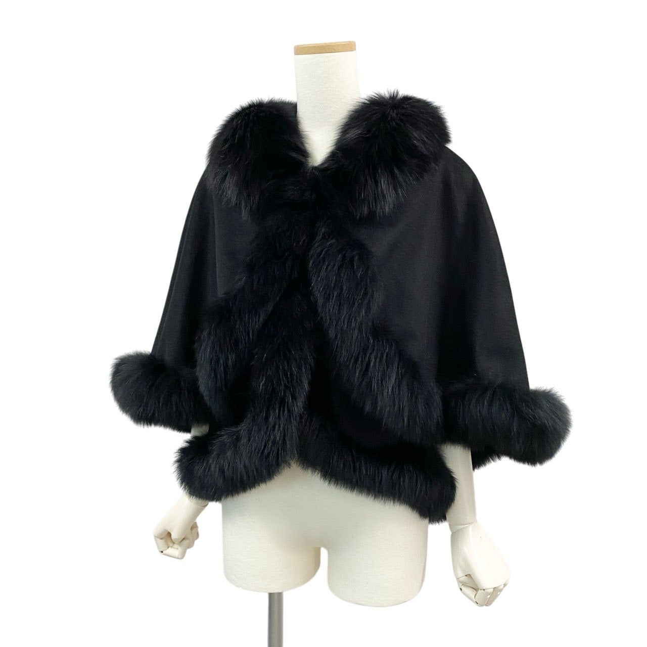 45a15 ブルーフォックス × カシミヤ100％ ポンチョ ケープ サイズM ブラック 本毛皮 Fox Fur Cashmere Capet18r