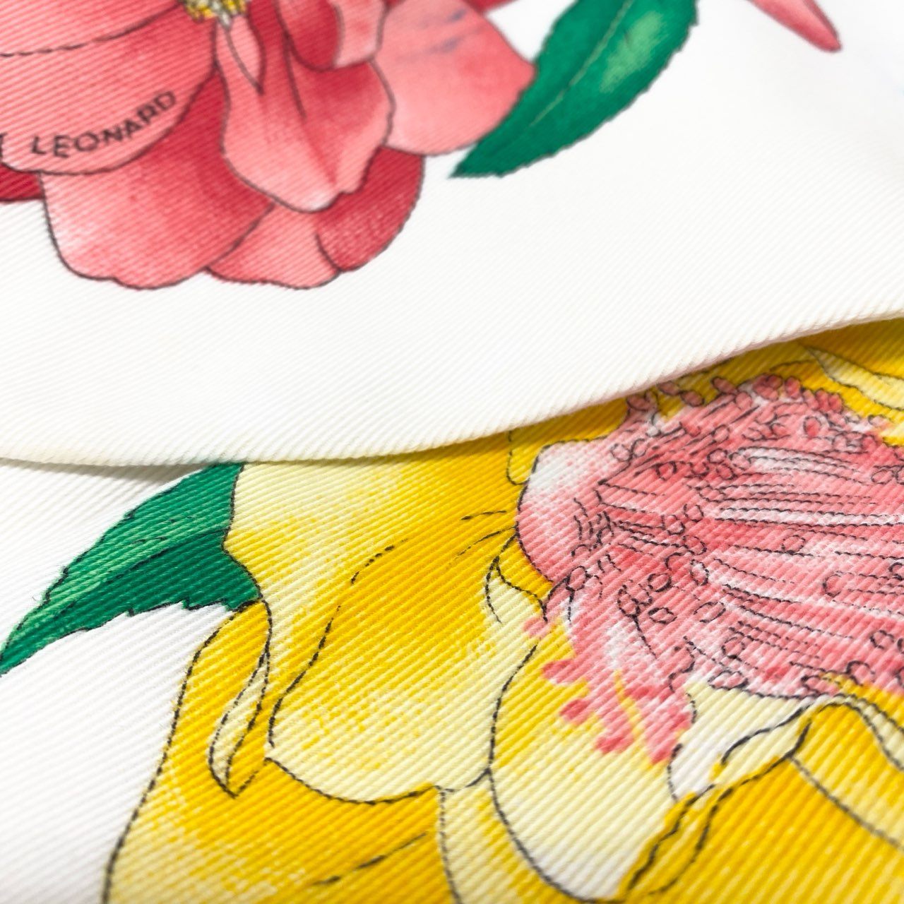 59k1 LEONARD FASHION レオナール ファッション 花柄プリント 金ボタン テーラードジャケット ブレザー 日本製 11AR Lサイズ相当 ホワイト コットン レディースo07t