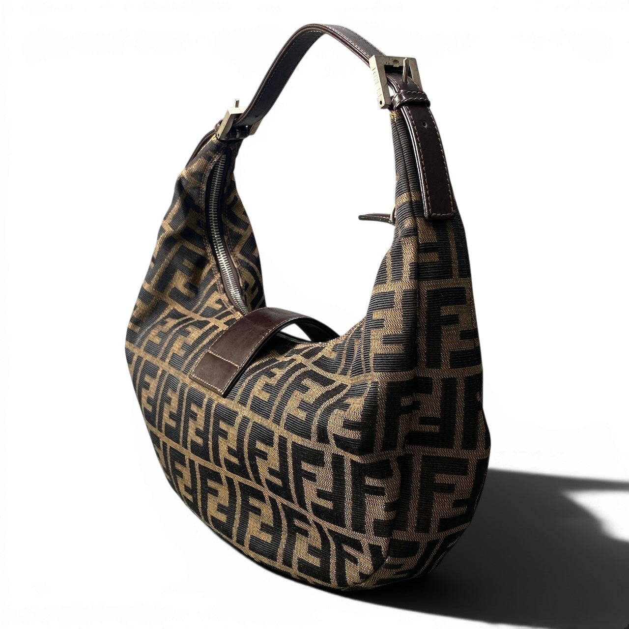 f18 FENDI フェンディ ズッカ柄 ホーボー ハーフムーン ショルダーバッグ ブラウン レディース 女性鞄ta1