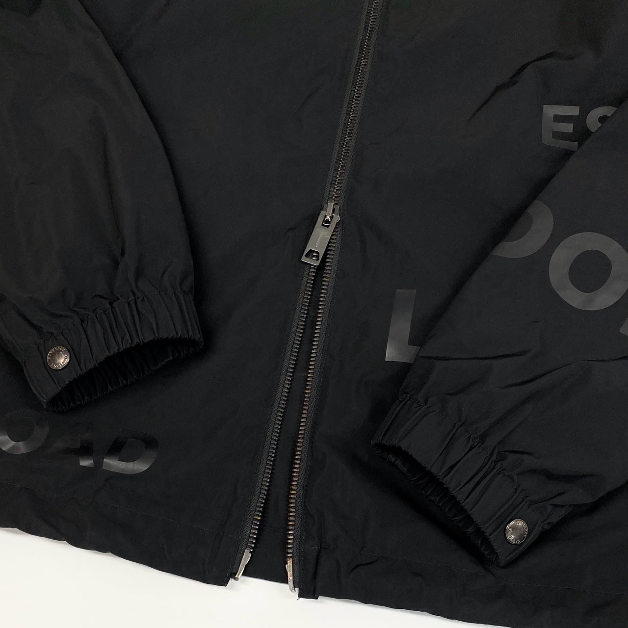 37L23 BURBERRY バーバリー ホースフェリー シェイプメモリータフタ フーデッドジャケット フーディー パーカー ダブルジップ Mサイズ ブラック ポリエステル100％ メンズo07t