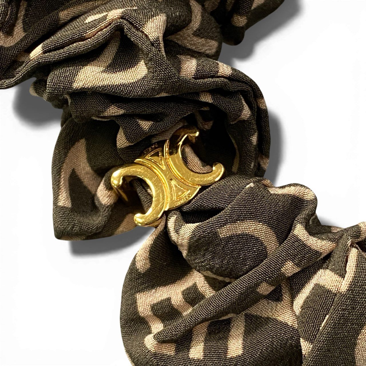 b2 CELINE セリーヌ ロゴ シュシュ ヘアアクセサリー トリオンフ ゴールド金具 グリーン シルク フランス製ta1