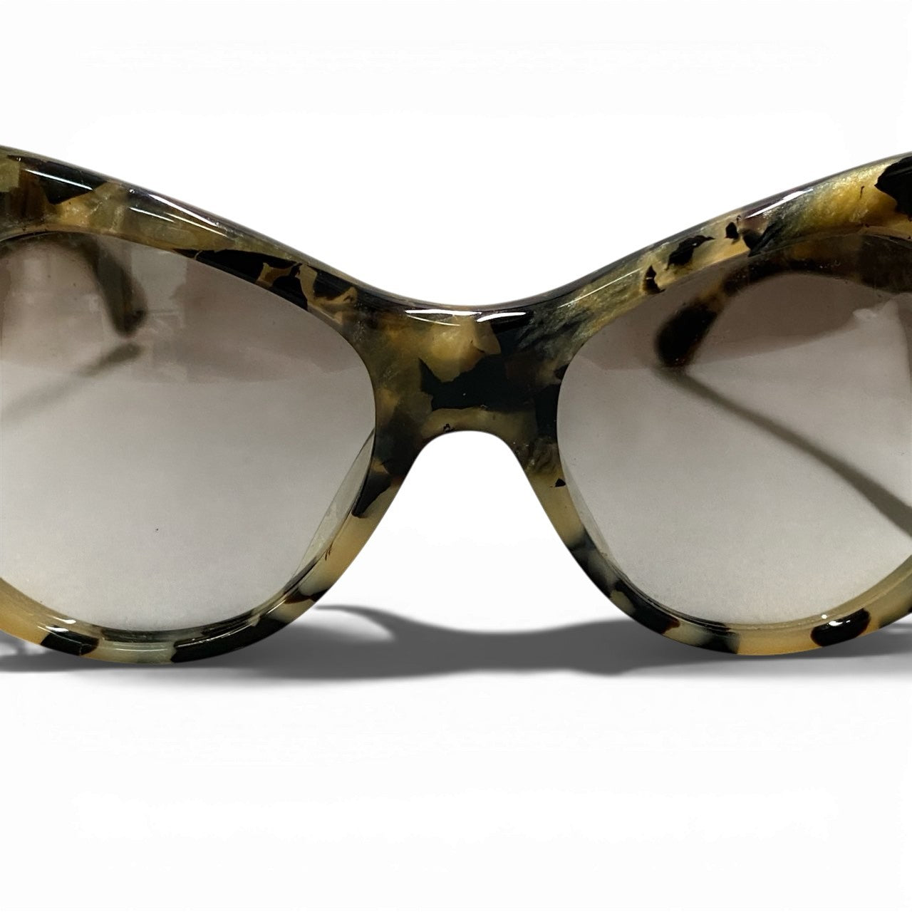 a22【イタリア製】miu miu ミュウミュウ MAM-0A7 サングラス サイドロゴ ベッコウデザイン 57-17 レディース 女性用 アイウェアta1