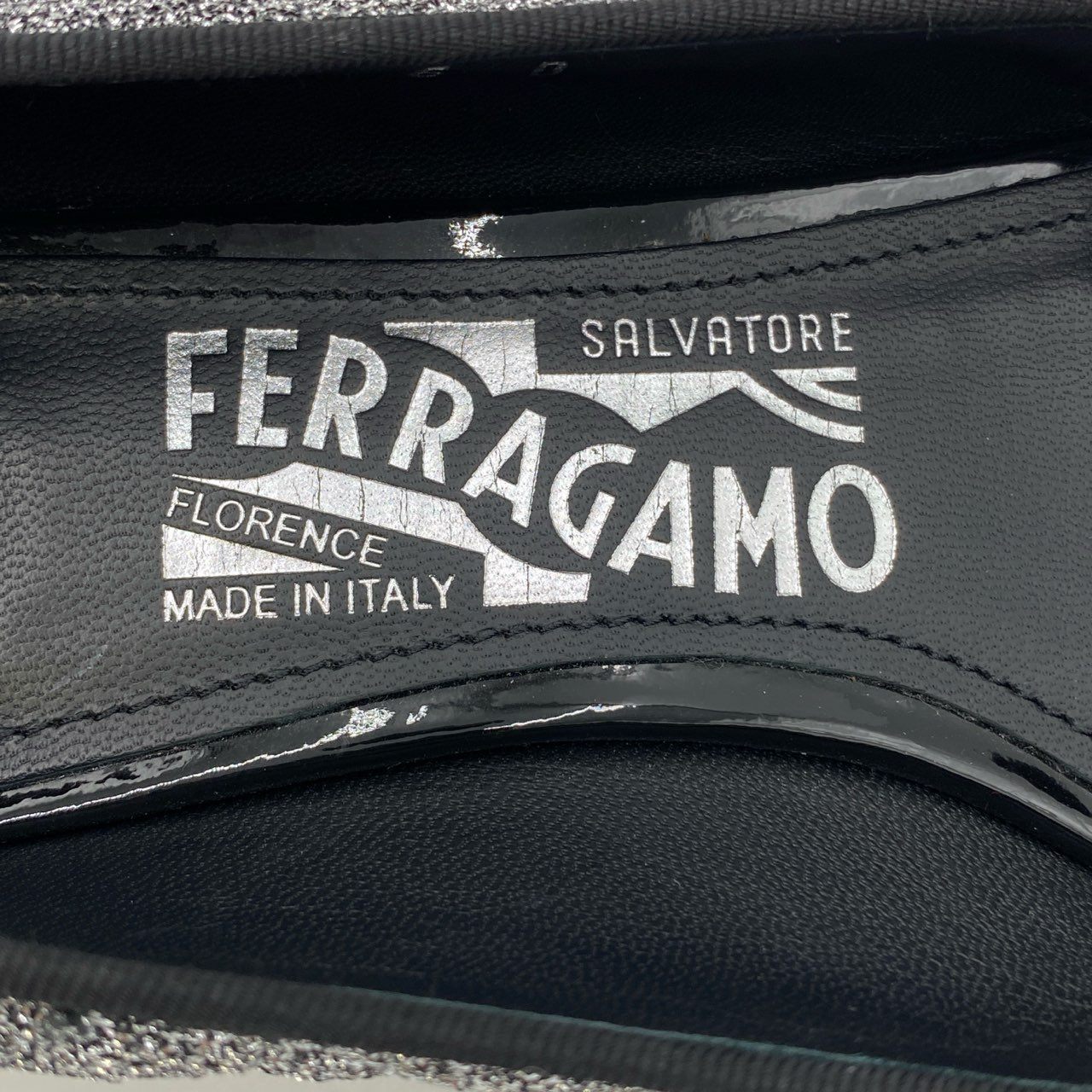 1h7 Salvatore Ferragamo サルヴァトーレ フェラガモ VARA Q ヴァラリボン ラメ エナメルパンプス 6D シルバー グリッター シューズ 箱付きt18r