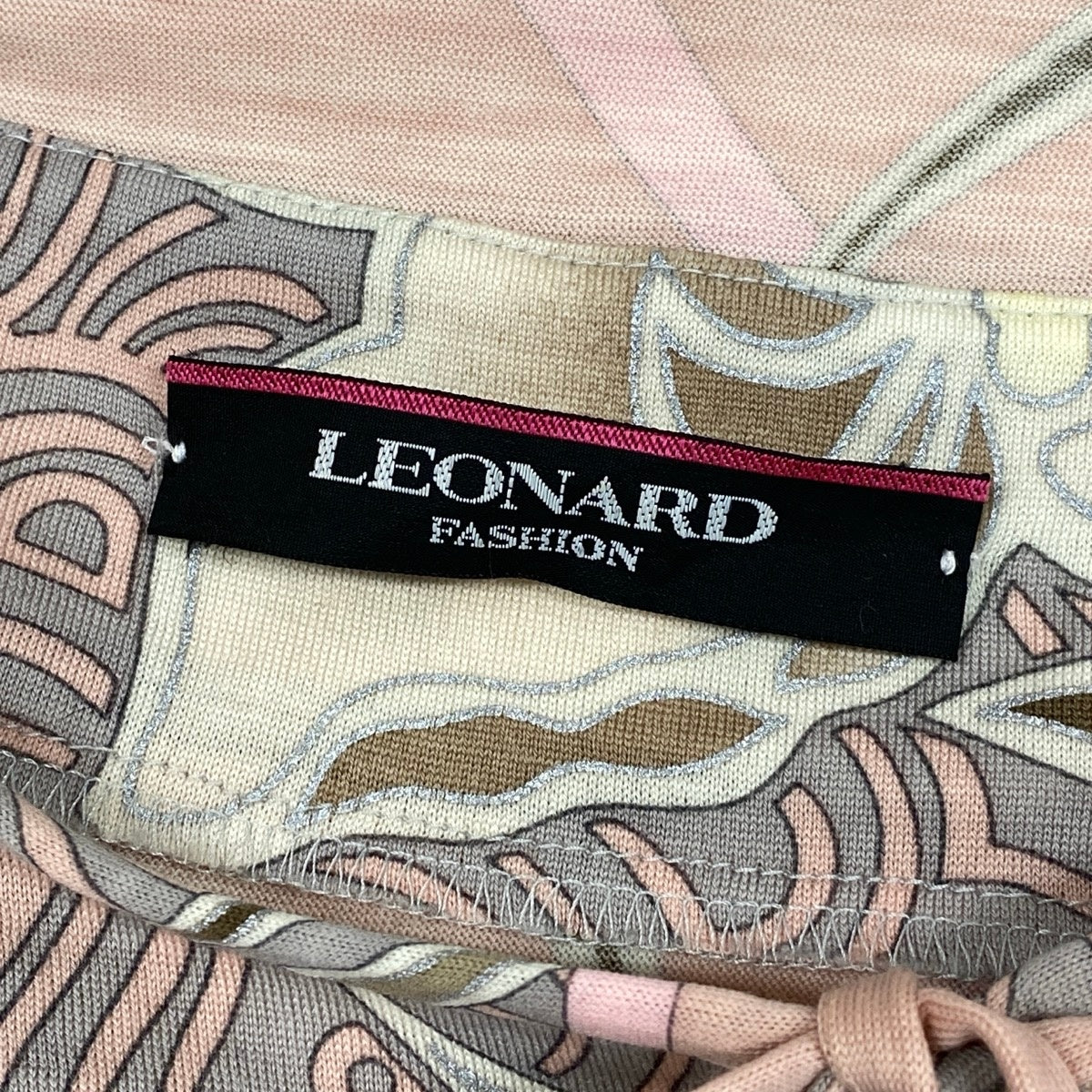 37i15 LEONARD レオナール  長袖ワンピース 花柄プリント 薄手 カットソー リボン  0370906 38 ピンク ベージュ ウール100％ レディース 女性用u02t