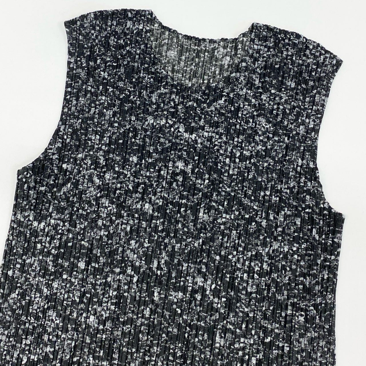 Ah22 PLEATS PLEASE プリーツプリーズ イッセイミヤケ ノースリーブワンピース 膝丈ワンピース 総柄 PP83-JT182 サイズ3 ブラック系 ポリエステル レディース 日本製u02t