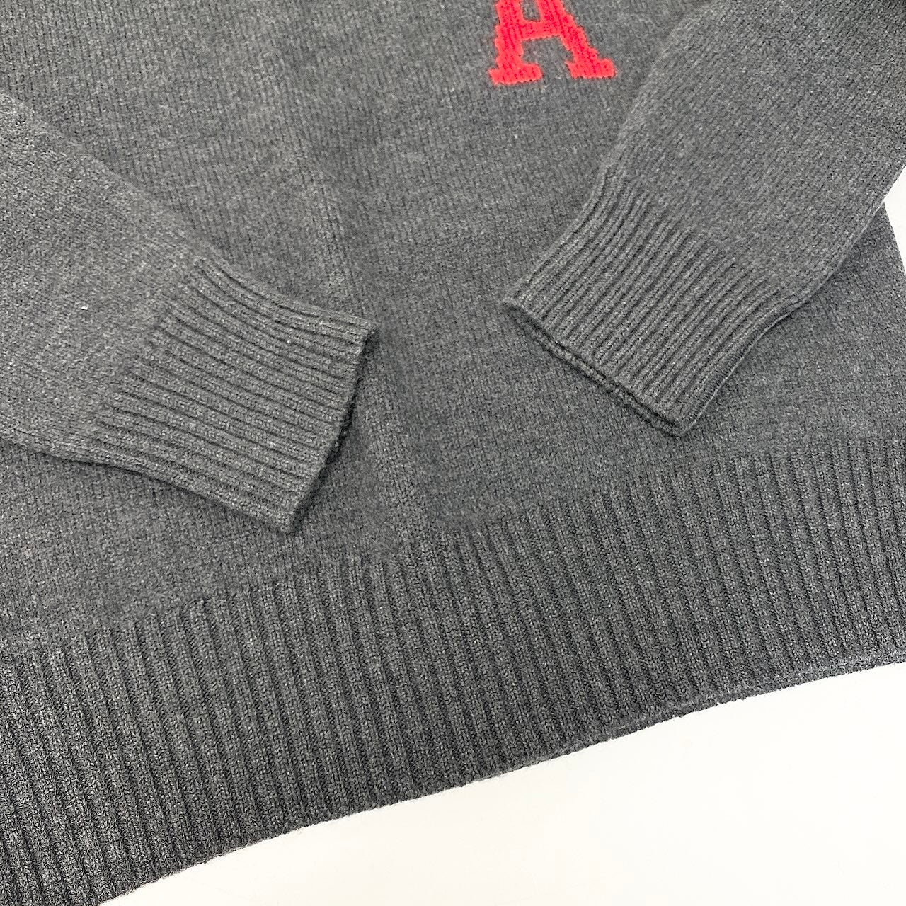 86e1 ami paris アミパリス 2024aw ニットプルオーバー ニットセーター ハートロゴ UKS002.018 サイズXS グレー/レッド ウール100％ メンズ 紳士服u02t