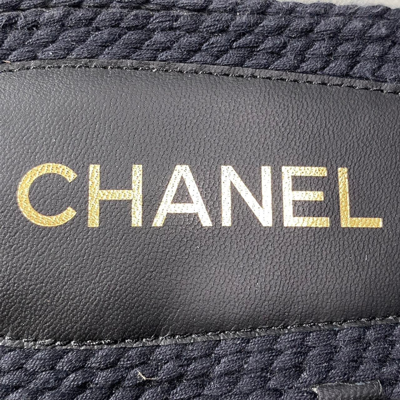 e29【美品】 CHANEL シャネル 2018 クルーズライン ココマーク フラットサンダル G33588 サイズ39 ブラック レディースk02i
