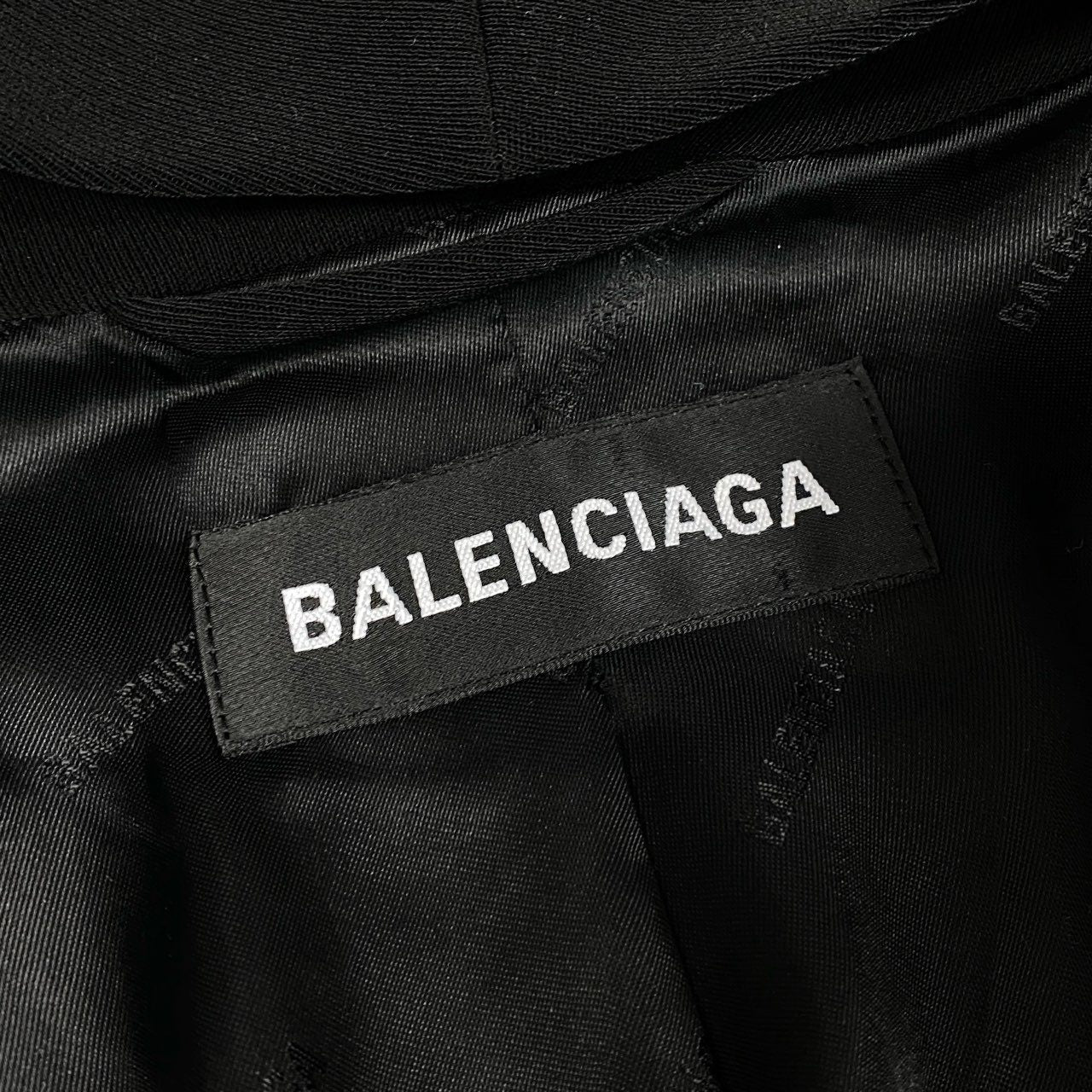 Mc18  BALENCIAGA バレンシアガ 2020年 フーデット ロングコート ローブコート ボタンレス イタリア製 メンズ 紳士服 サイズ46 無地 ブラックk02i