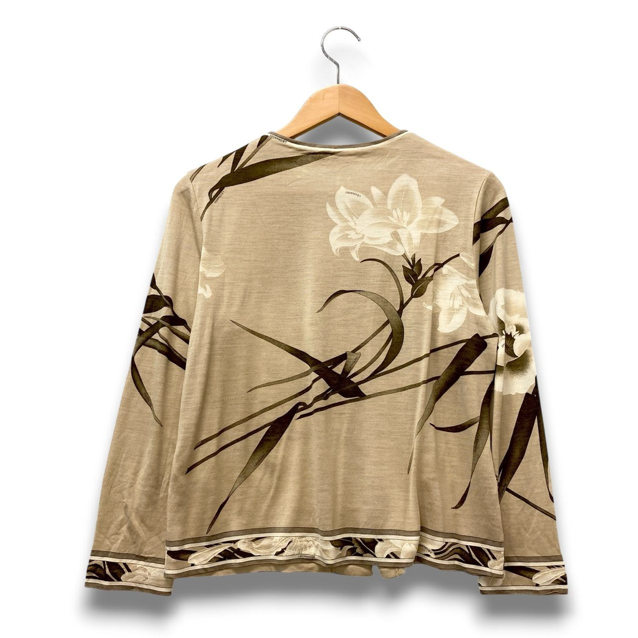 83b26 LEONARD レオナール ロングスリーブカーディガン 美しい花柄プリント 0369107 Lサイズ ベージュ レディース 女性用u02t