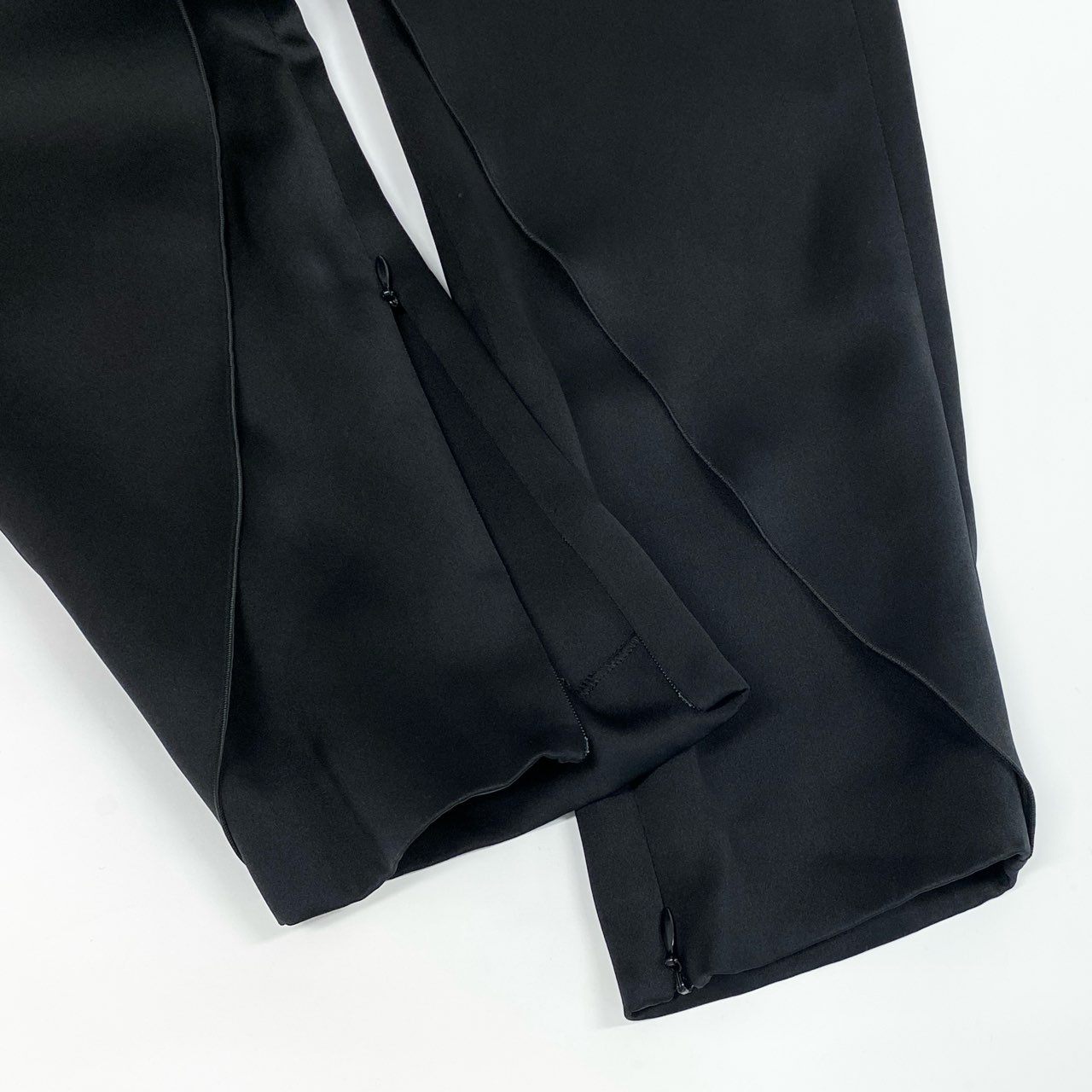 39d14 GIORGIO ARMANI ジョルジオアルマーニ シルクパンツ 変形パンツ ボトムス テーパードパンツ サイズ40 ブラック シルク100％ レディース 女性用o07t