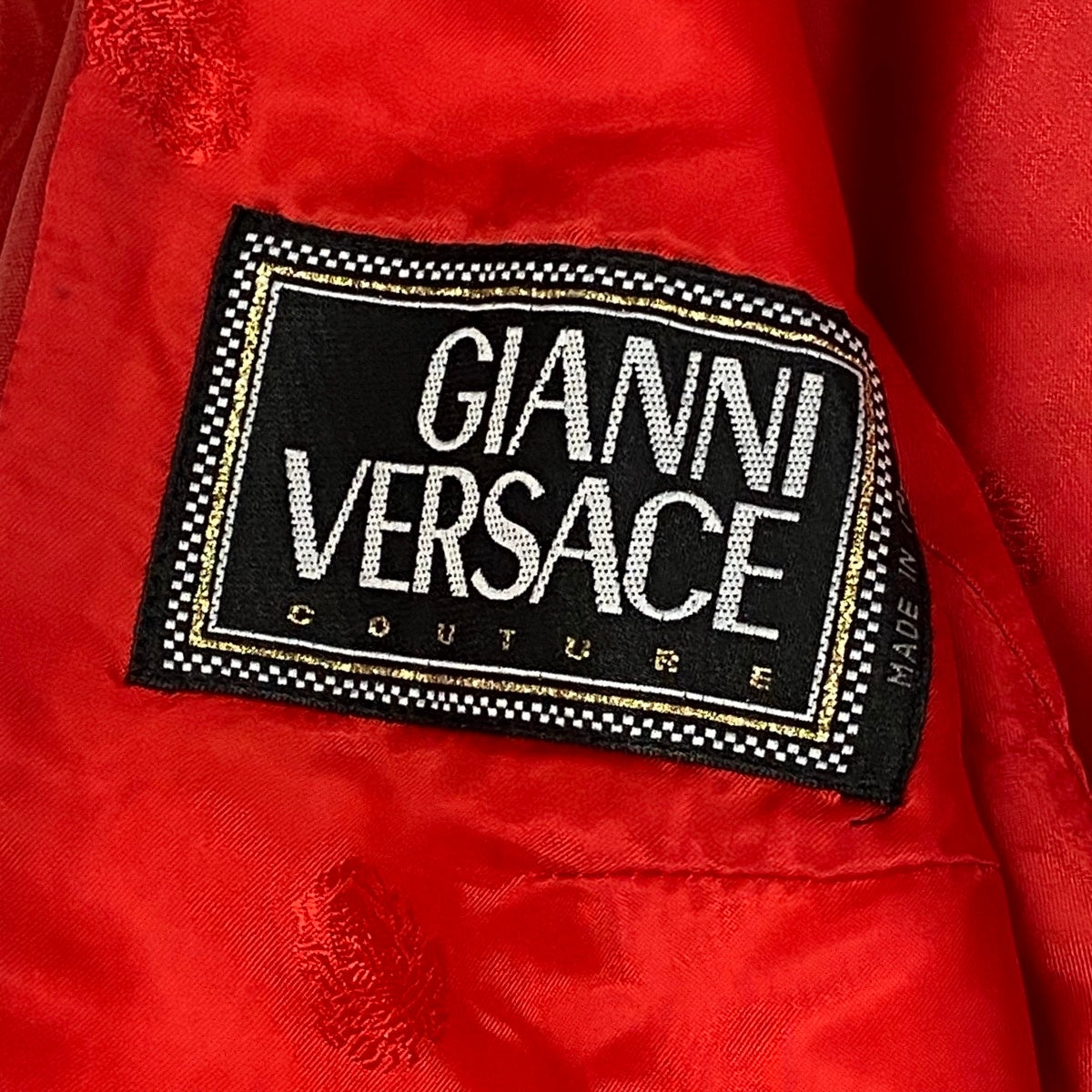 Ii7 【美品】 GIANNI VERSACE ジャンニヴェルサーチ ヴィンテージジャケット メデューサボタン サイズ40 レッド シルク100％ レディースk02i