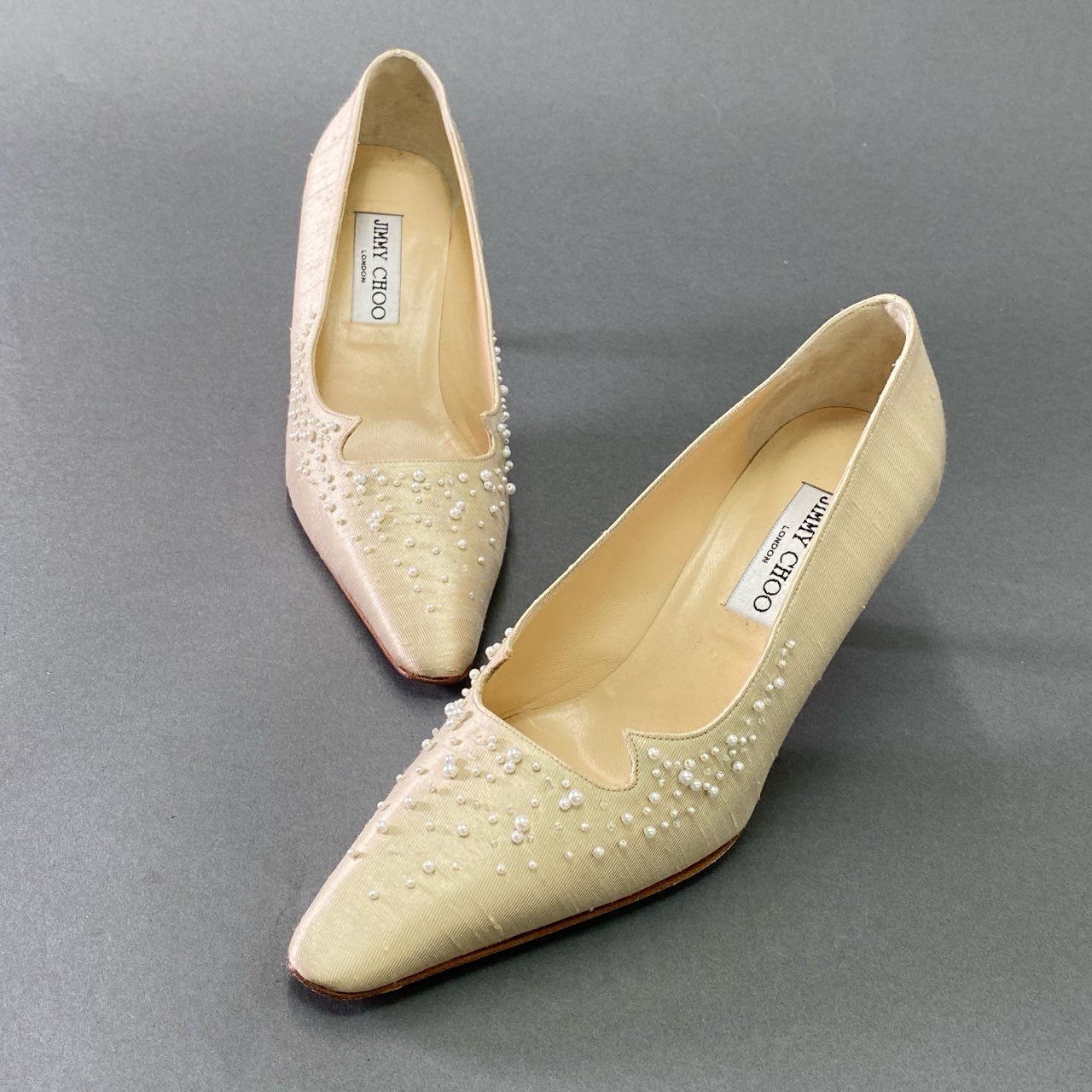 5j10 《美品》 JIMMY CHOO ジミーチュウ パールビーズ パンプス 36 1/2 ベージュ セレモニー 結婚式 シューズ イタリア製