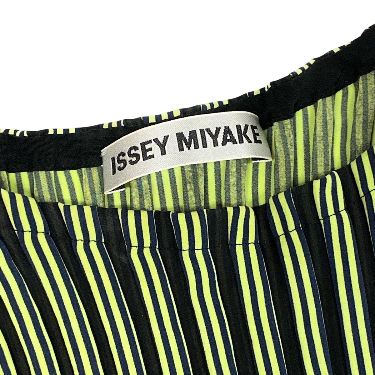 Ah28 ISSEY MIYAKE イッセイミヤケ ロングスリーブ プリーツカットソー ボーダー柄 IM74FJ500 サイズ2 マルチカラー ポリエステル レディースo07t