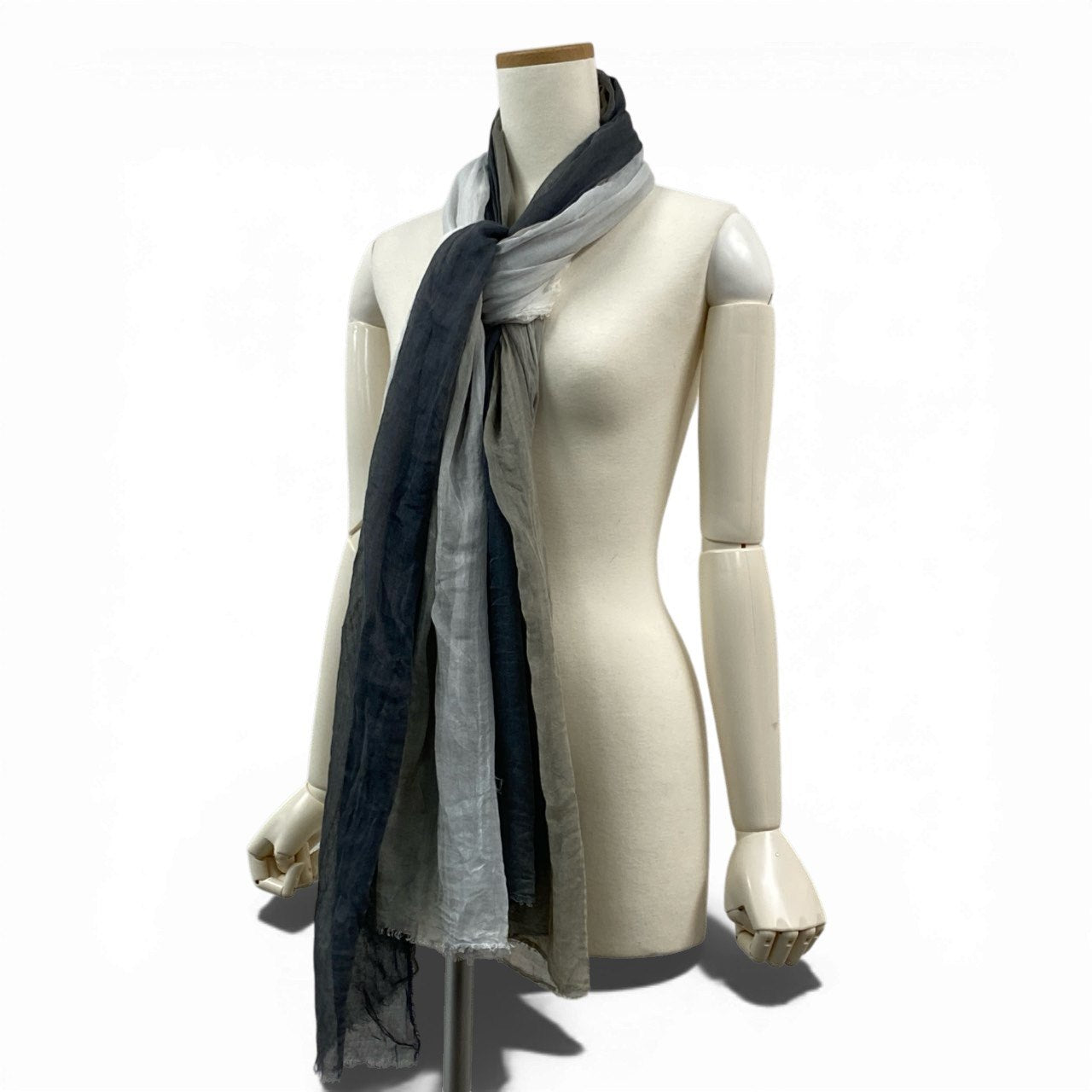 60b10 Faliero Sarti ファリエロサルティ 大判ストールマフラー グラデーションストール シルク混 グレー ホワイト ユニセックスu02t