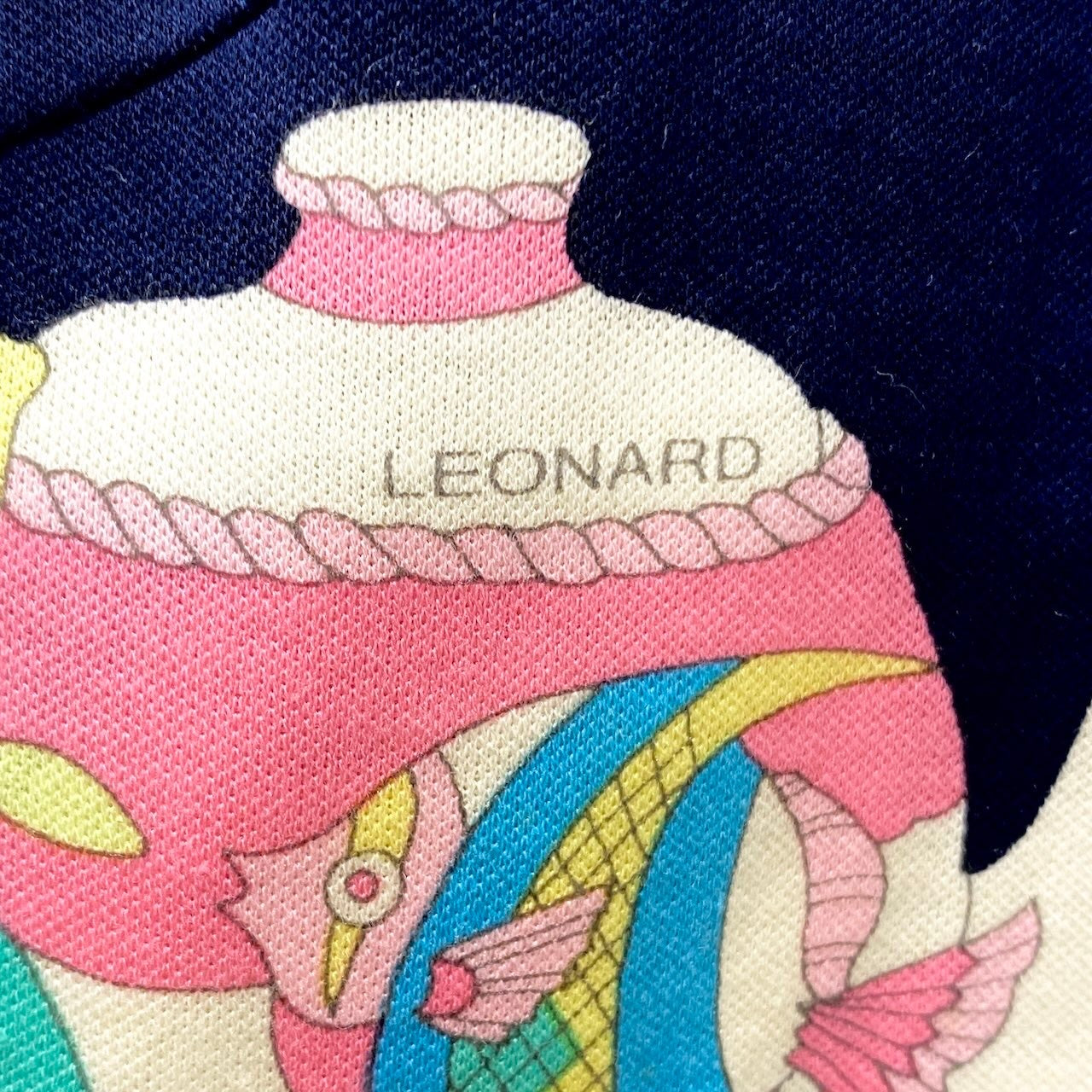2g18 LEONARD レオナール 半袖カットソー トップス トロピカルプリント 日本製 0538128 44サイズ ネイビー コットン100％ レディース 女性用u02t
