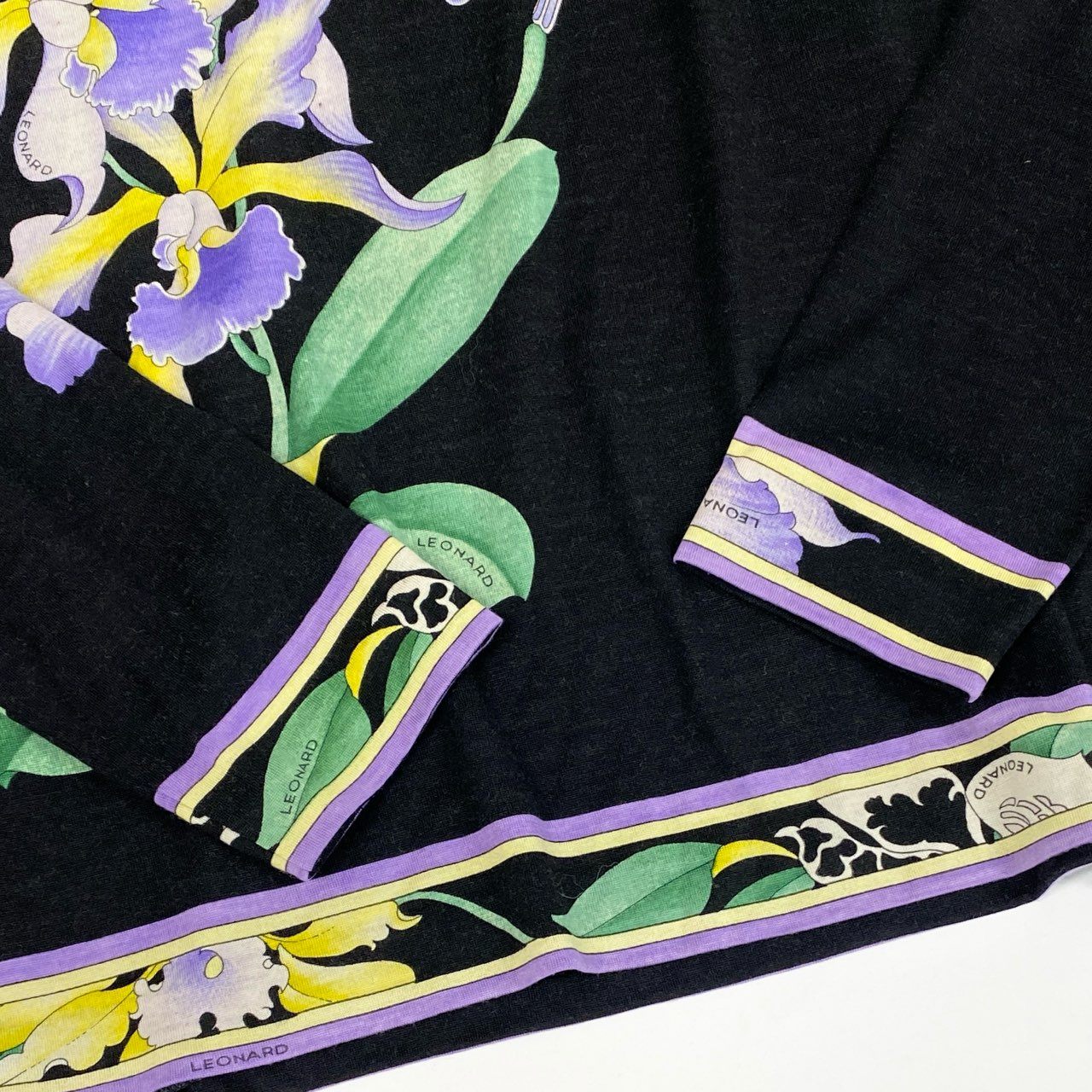 76k21 LEONARD FASHION レオナール ロングスリーブ カットソー クルーネックTシャツ 美しい花柄プリント レディース 女性用 M ブラック ウールシルクu02t