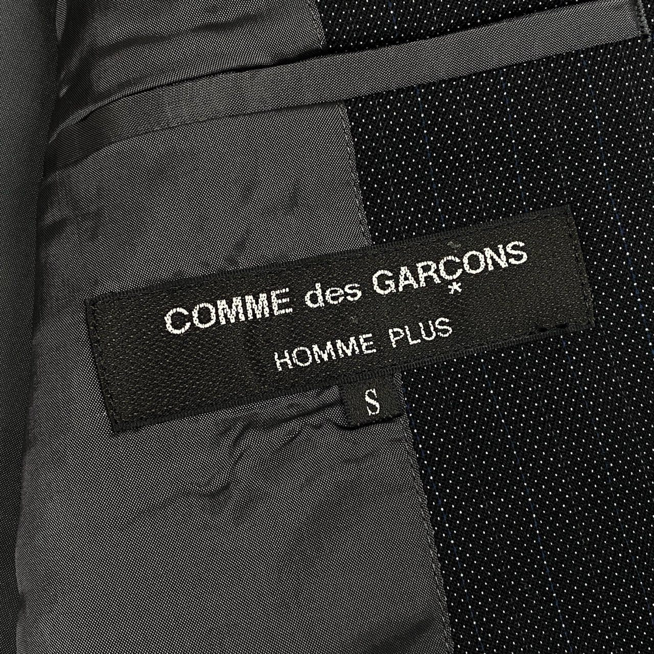 52b10【極美品】COMME des GARCONS HOMME PLUS コムデギャルソンオムプリュ 2004 テーラードジャケット ピンストライプ 日本製 PN-J028 Sサイズ グレー メンズ 男性用k02i