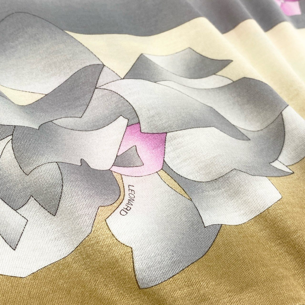 76a24 LEONARD FASHION レオナールファッション クルーネックカーディガン ジップ 花柄 薄手トップス L ベージュ レディース 女性用o07t