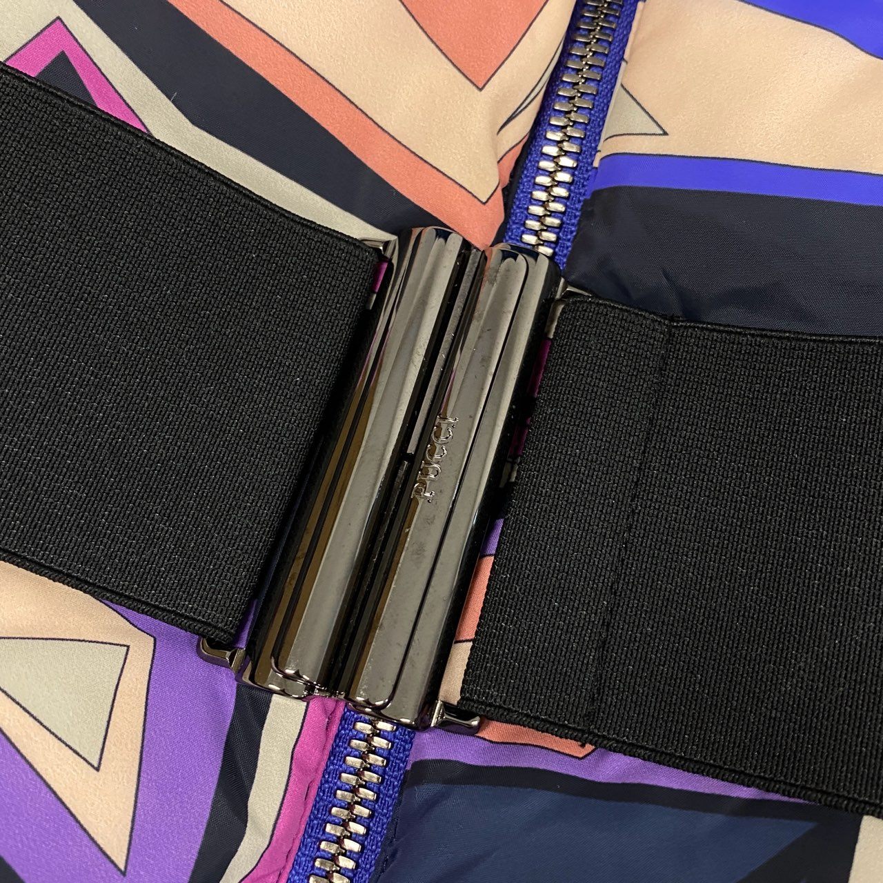 8L5 EMILIO PUCCI エミリオプッチ ダウンコート ダウンジャケット フード取り外し可 アウター イタリア製 96YA03 42サイズ マルチカラー レディースu02t