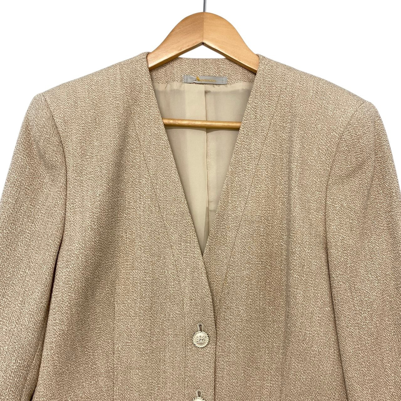 55h21 Aquascutum アクアスキュータム セットアップ スカートスーツ フォーマル ノーカラージャケット 刻印ボタン サイズ11 ベージュ レディース 女性用o07t