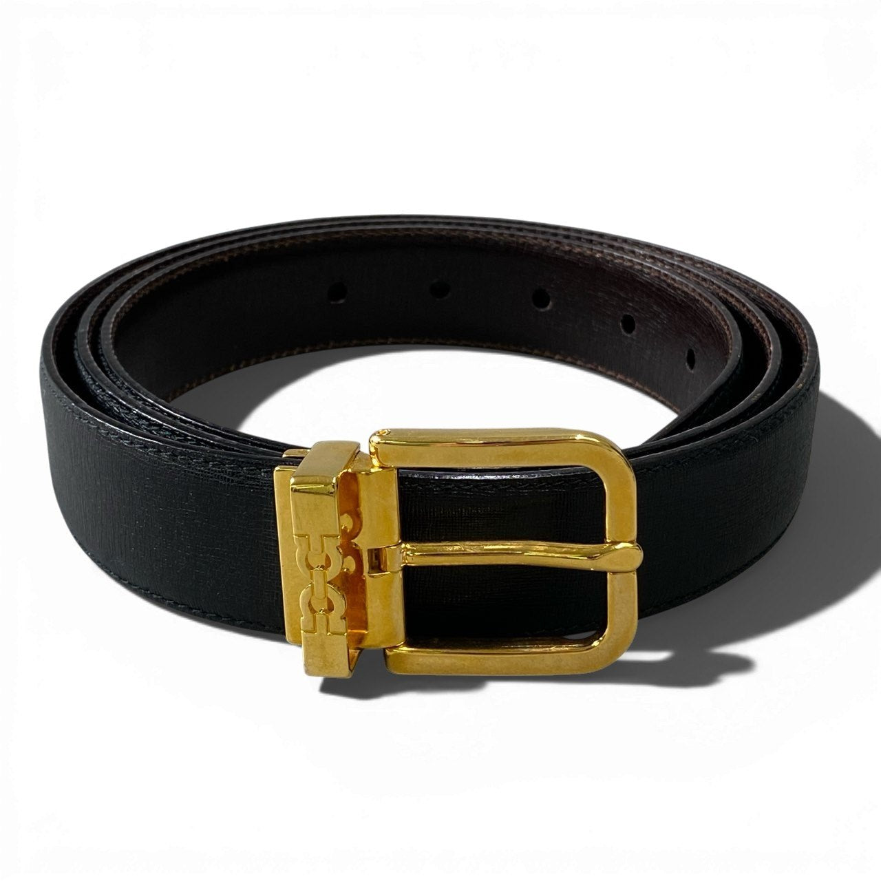 a6【美品】Salvatore Ferragamo サルヴァトーレフェラガモ ベルト バックル刻印 イタリア製 ブラック ゴールド レザー 本革 メンズk02i