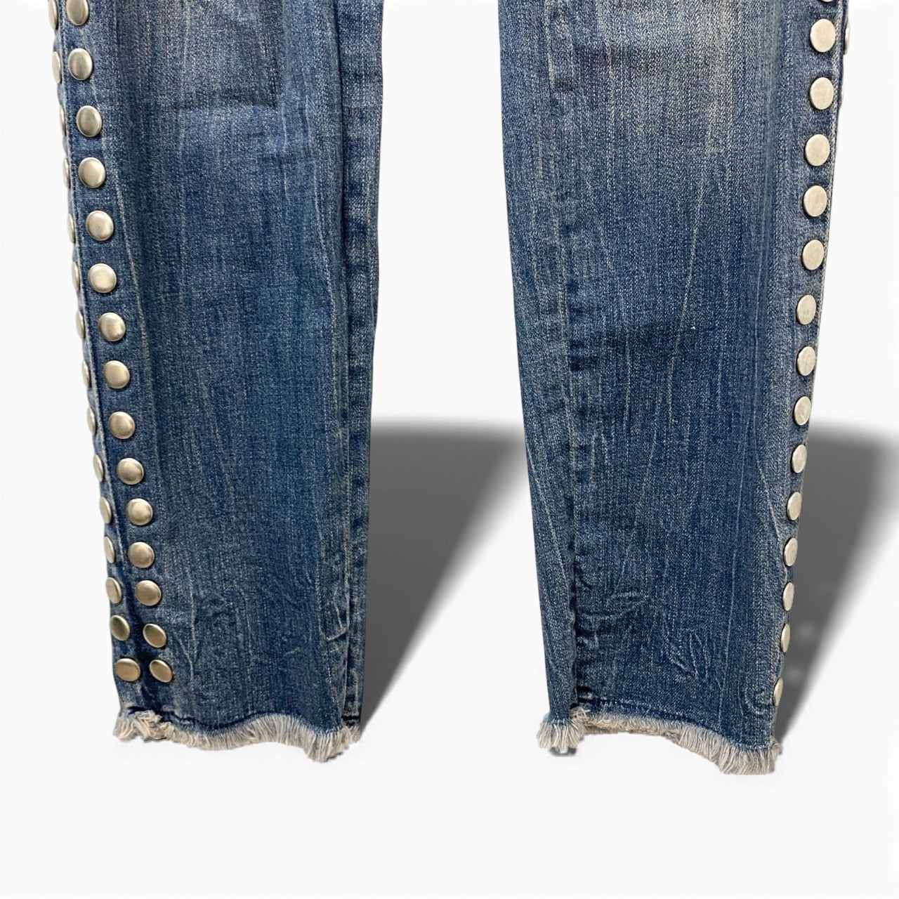 84b17 ARMANI EXCHANGE アルマーニエクスチェンジ クロップドスキニーデニムパンツ カットオフ ジーンズ ボトムス スタッズ 26 インディゴ コットンo07t