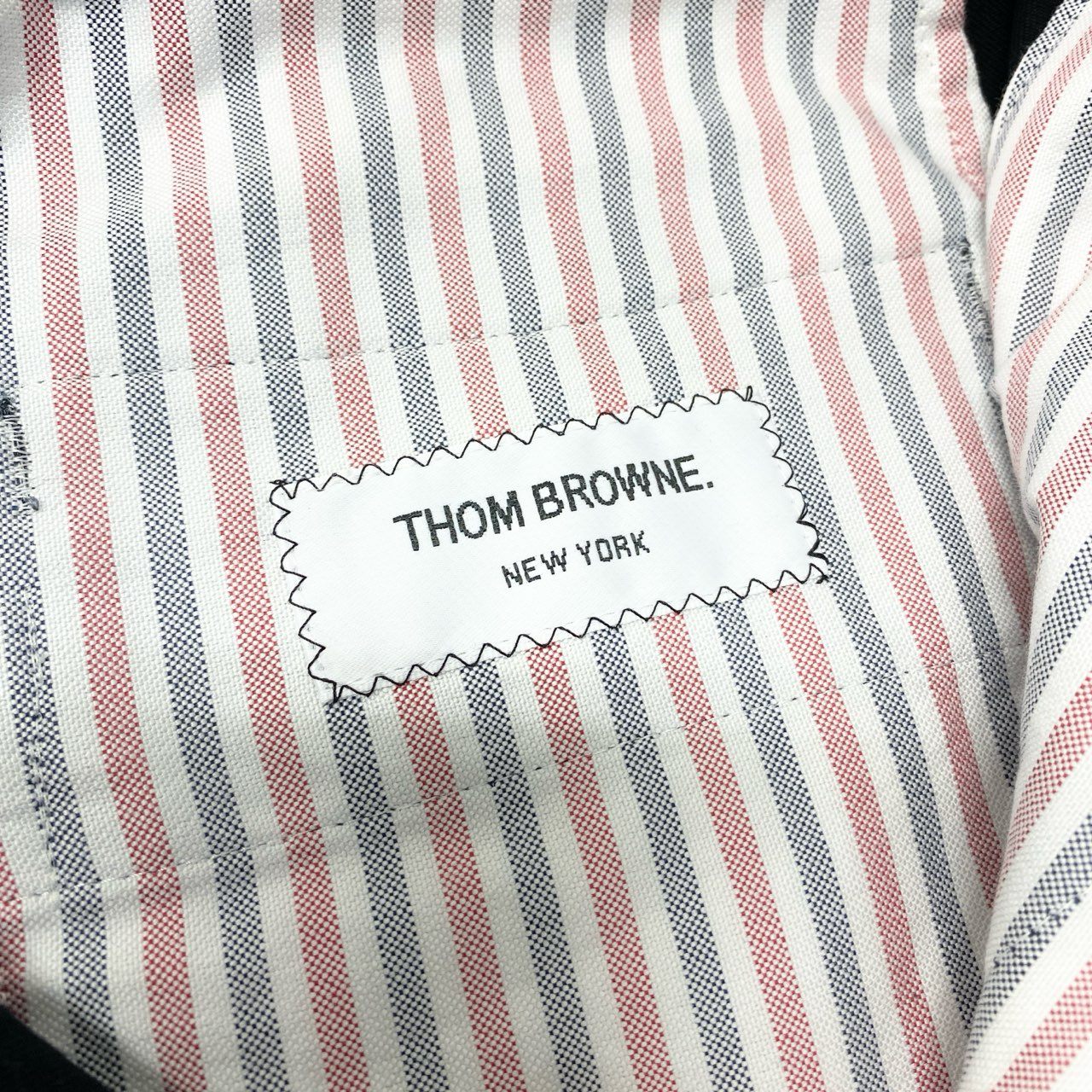 Mb23 THOM BROWNE トムブラウン コットン ツイン 4BAR チノ トラウザー ネームタグ アップリケ MTU245A-03788415 2サイズ ネイビー コットン100％ メンズ 男性用u02t